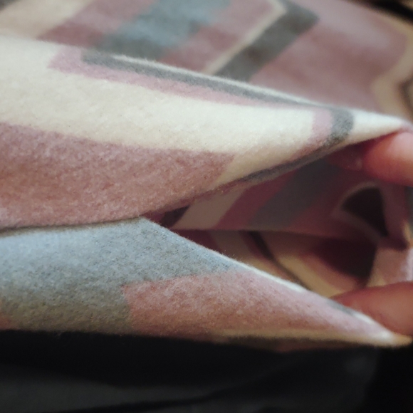 Vision Cardigan - Picture 3 of 3